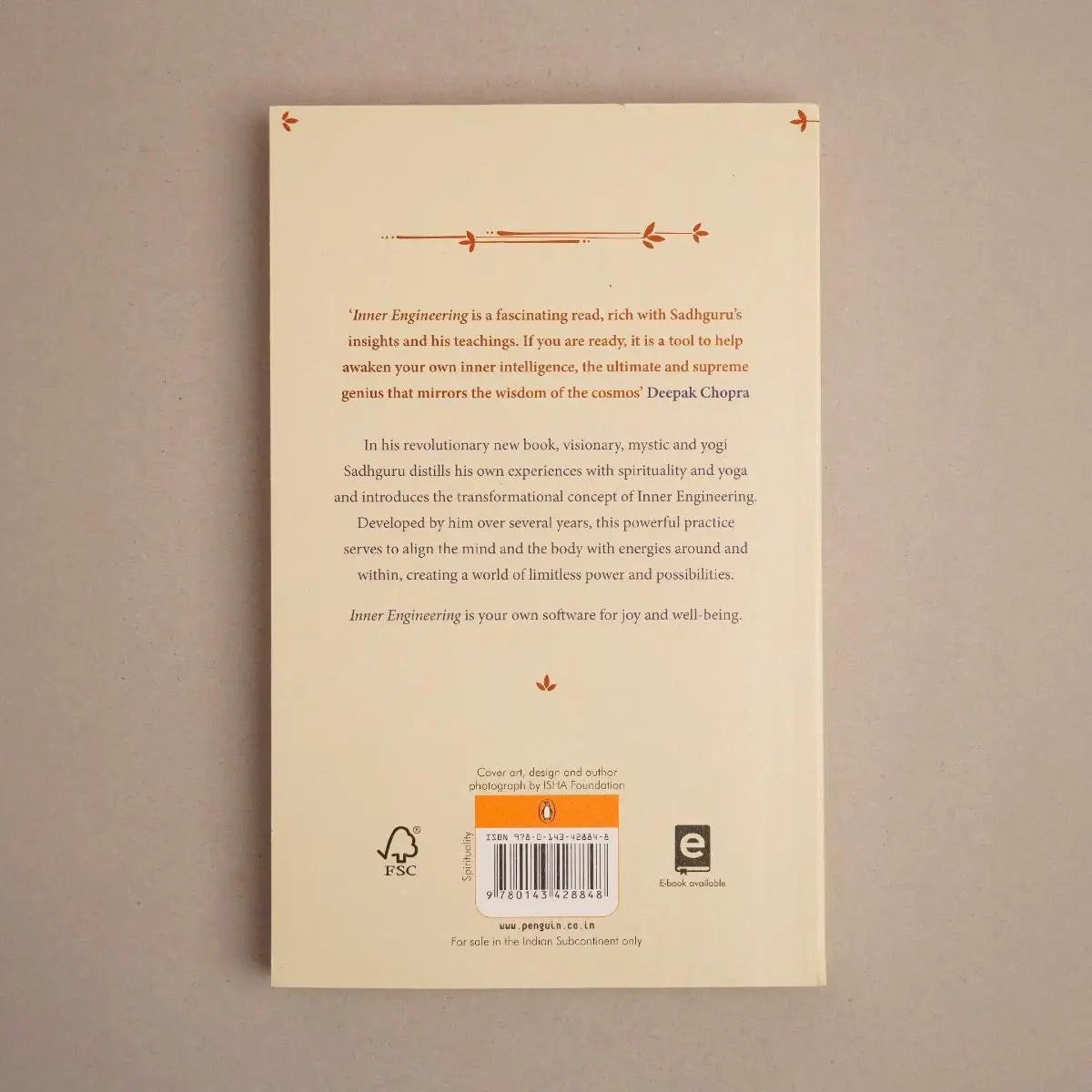 Inner Engineering : A Yogi's Guide to Joy (Soft Cover)