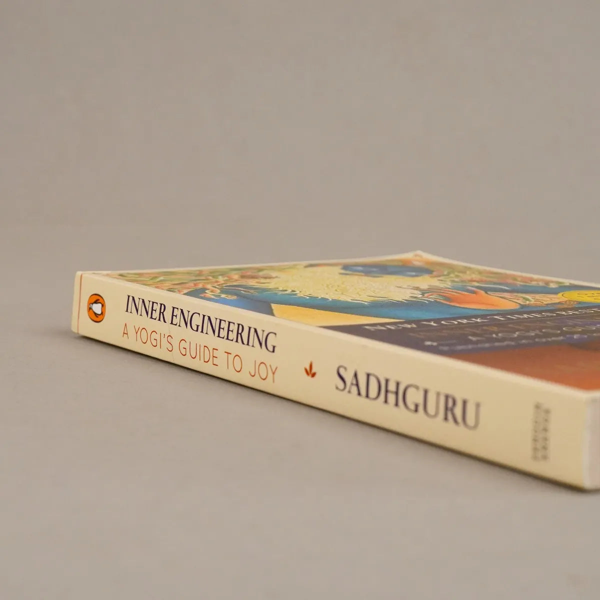 Inner Engineering : A Yogi's Guide to Joy (Soft Cover)