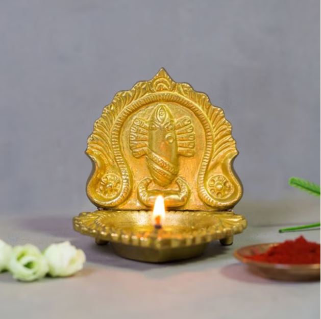 Linga Bhairavi Lamp (Brass)